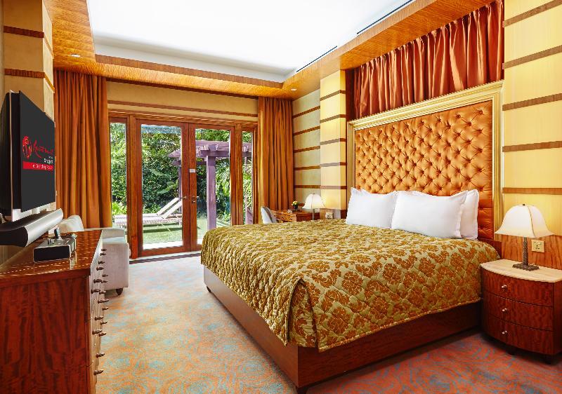 Resorts World Sentosa - Crockfords Tower Сингапур Екстериор снимка